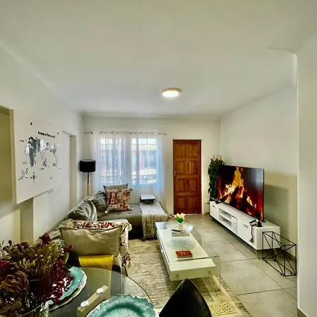 Suburban Suites At The Reeds Centurion Exterior photo