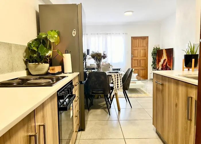 Suburban Suites At The Reeds