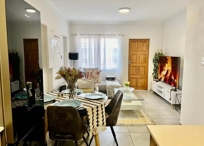Suburban Suites At The Reeds
